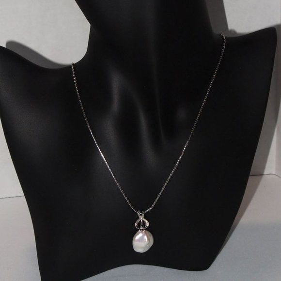 Fine Jewelry Jewelry - Genuine Fresh-Water Coin Pearl Pendant w/ 18 Inch .925 Sterling Silver Chain